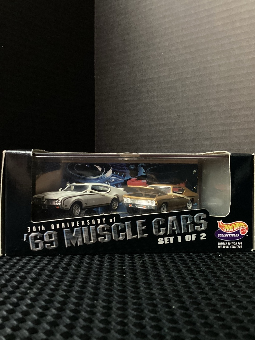 Hot Wheels 30th anniversary limited edition '69 Muscle CarSet - Silver Gold Pair